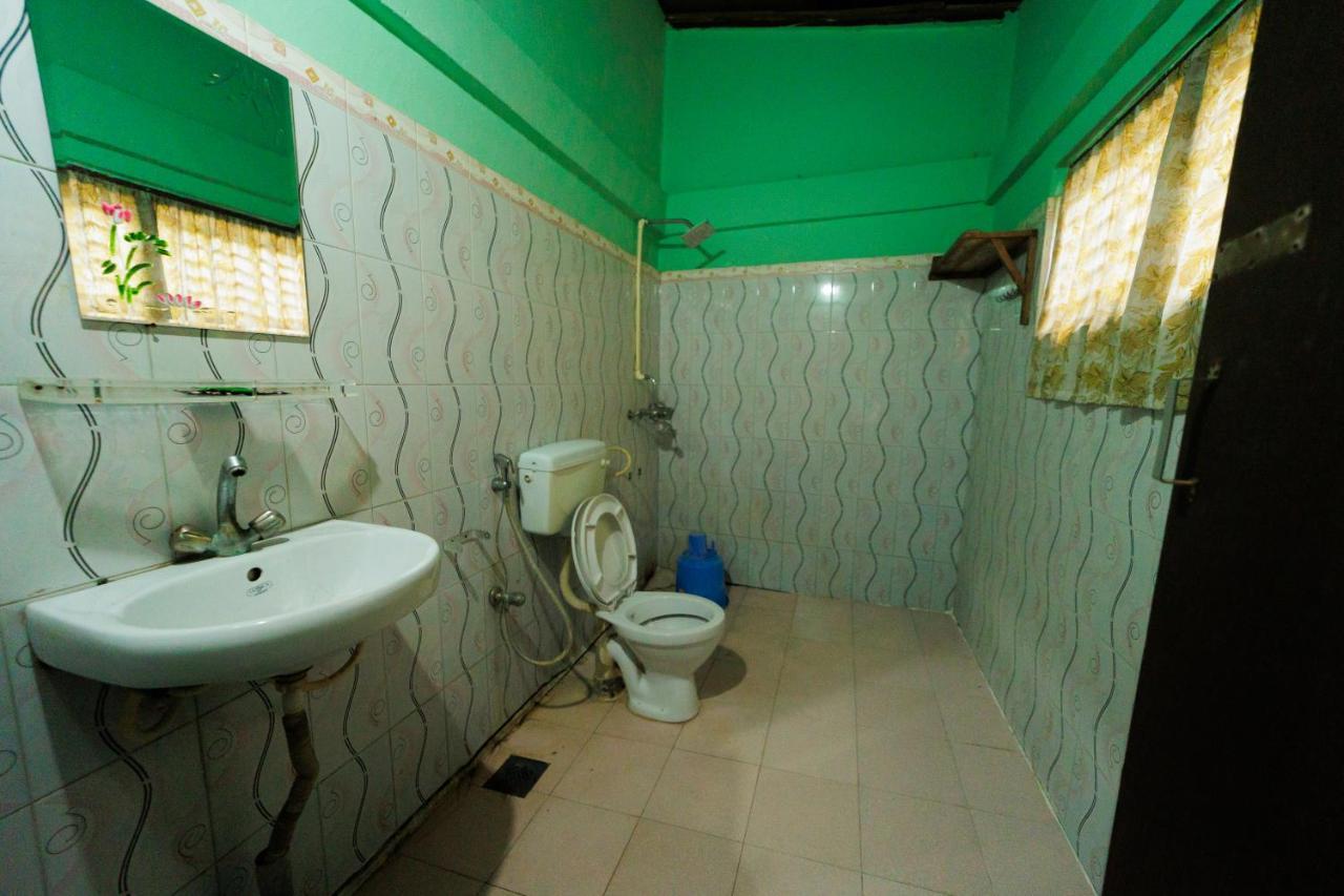 Chitwan Gaida Lodge - Animal Lovers & Birdwatchers Paradise Sauraha Exterior photo