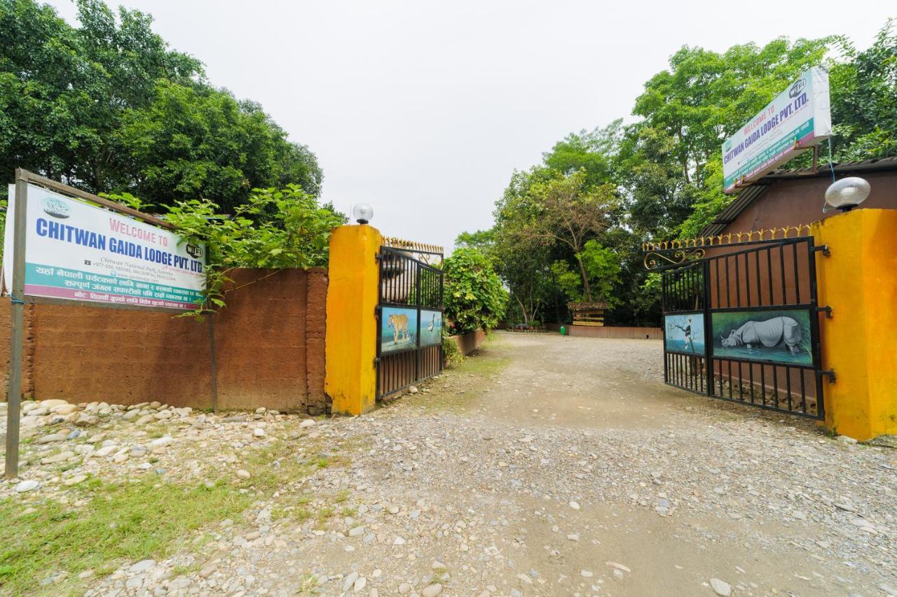 Chitwan Gaida Lodge - Animal Lovers & Birdwatchers Paradise Sauraha Exterior photo