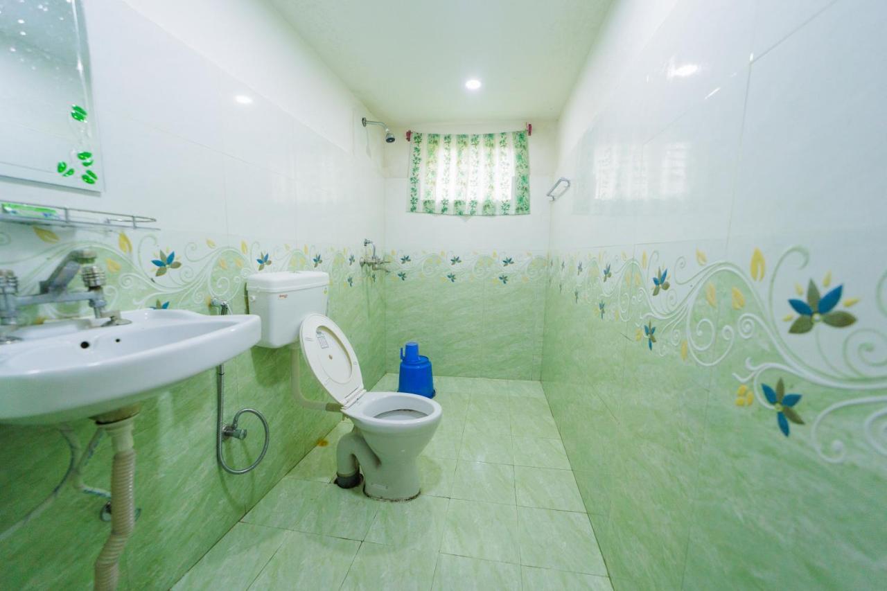 Chitwan Gaida Lodge - Animal Lovers & Birdwatchers Paradise Sauraha Exterior photo