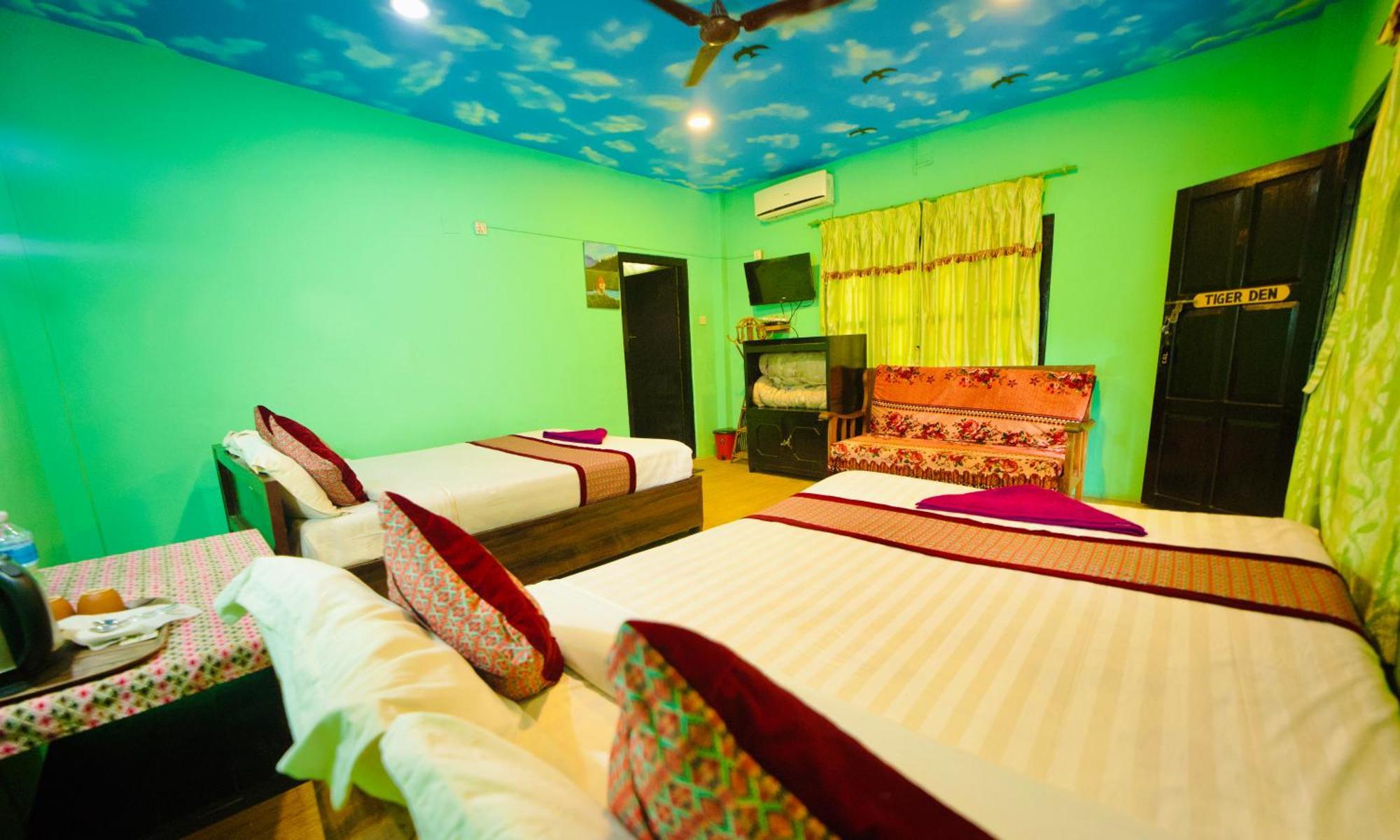 Chitwan Gaida Lodge - Animal Lovers & Birdwatchers Paradise Sauraha Exterior photo